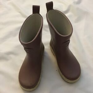 (Like New) Modern Piggy Rain Boot